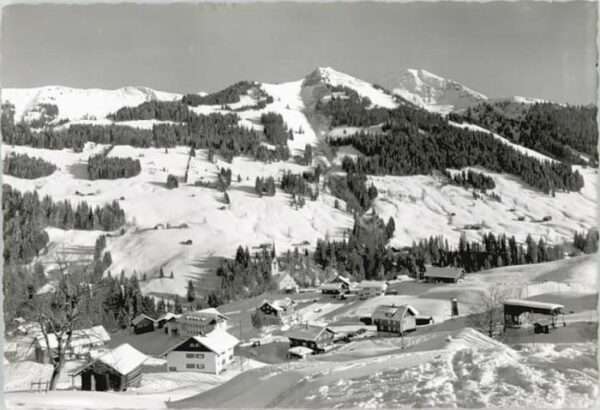 Hirschegg Kleinwalsertal Vorarlberg Hirschegg Fliegeraufnahme Kleinwalserta