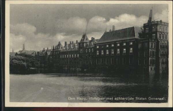 Den Haag Hofvijver met achterzijde Staten Genera
