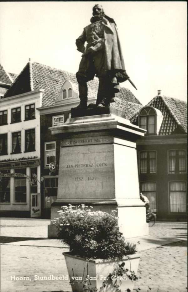 Hoorn Standbeeld Jan Ccen
