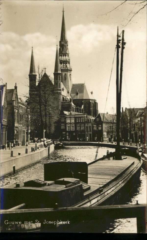 Gouwe St Josephkerk Schiff