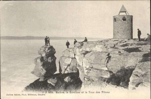 Geneve GE Saleve Sorciere et la Tour Pitons