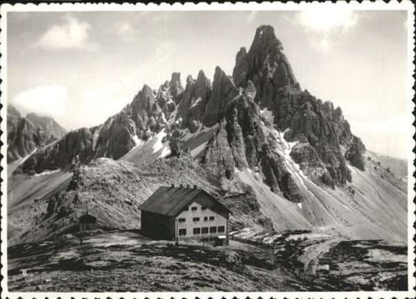 Dobbiaco Pustertal Suedtirol Dolomiten Alpenhütte