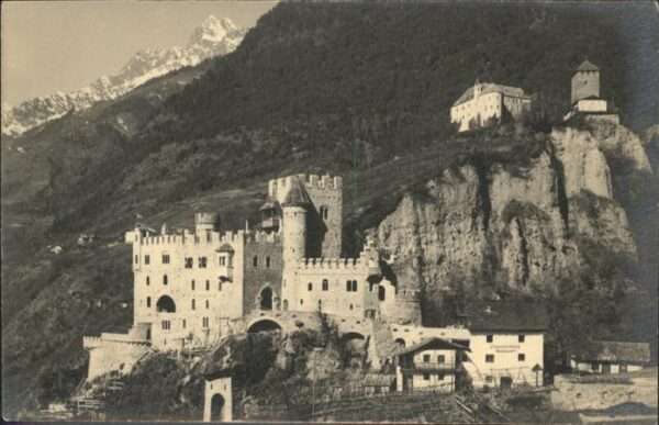 Meran Merano Schloss Brunnenburg