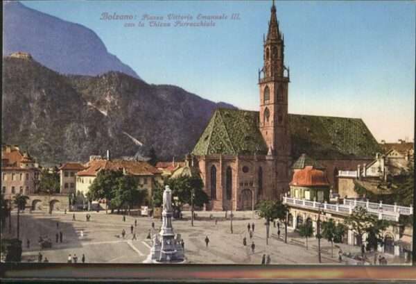 Bolzano Piazza Vittoria Emanuele Chiesa Parrocc