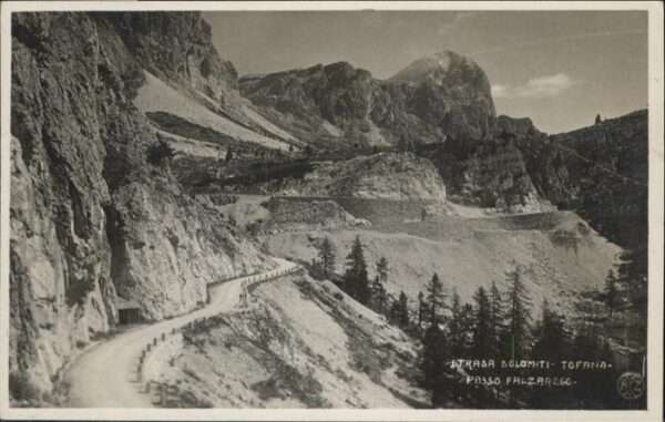 Dolomiti Tofana Passo Falzarego