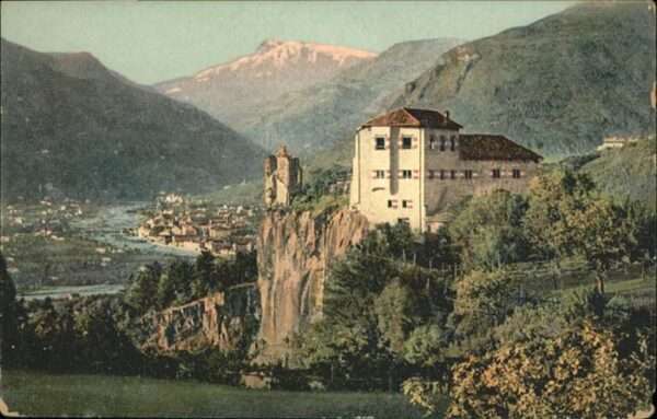 Bozen Suedtirol Schloss Haselburg