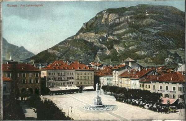 Bozen Suedtirol Am Johannisplatz