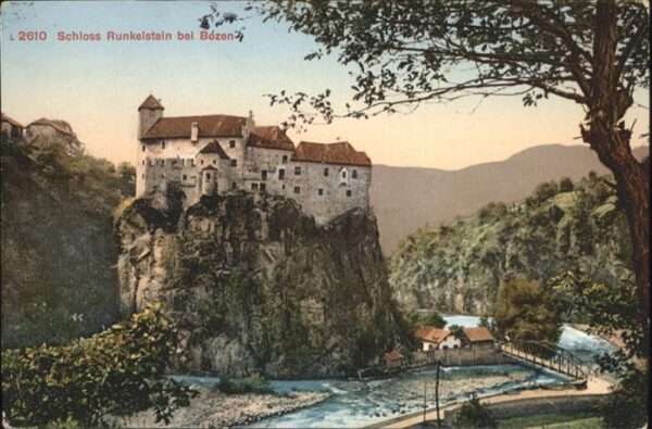 Bozen Suedtirol Schloss Runkelstein