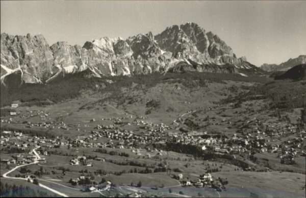 Cortina d Ampezzo m. 1224 M. Cristallo 3199