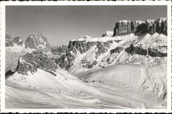 Passo Pordoi Sassolungo e Sella