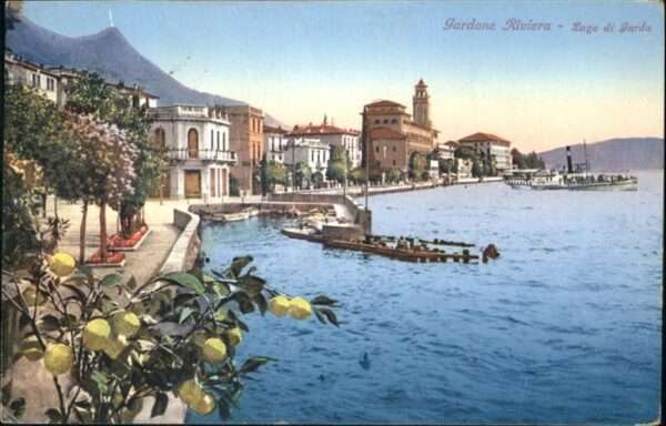 Gardone Garda Promenade