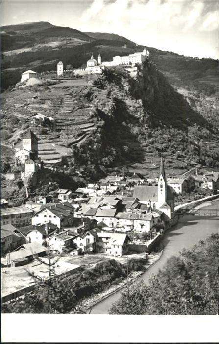 Klausen Eisacktal Suedtirol Kloster Benediktinerinnen-Abtei Klansen