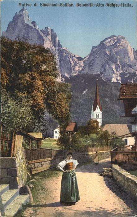 Dolomiten di Siusi sul Sciliar Alto Adige Frau in