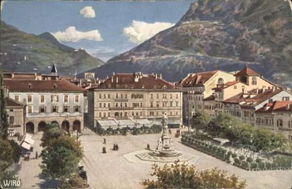 Bozen Suedtirol Waltherplatz
