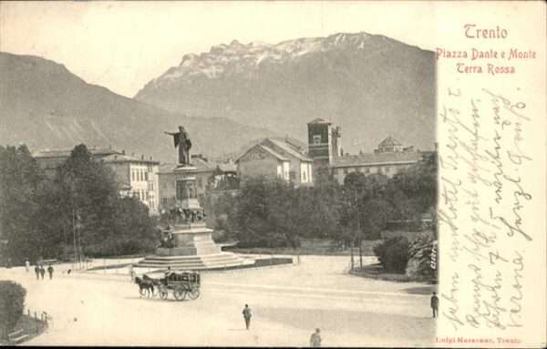 Trento Piazza Dante Monte Terra Rossa Kutsche