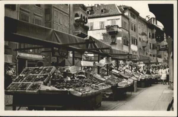 Bolzano Piazza delle Erbe