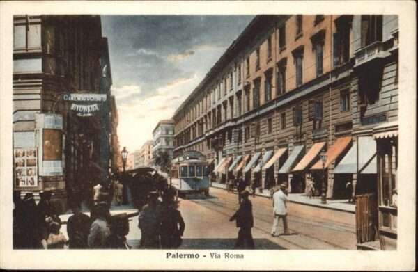 Palermo  Sicilia IT Via Roma Strassenbahn