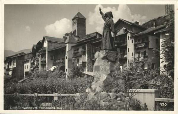 Chiusa Klausen Suedtirol Monumento