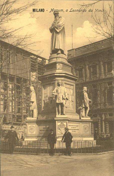 Milano Monum Leonardo da Vinci