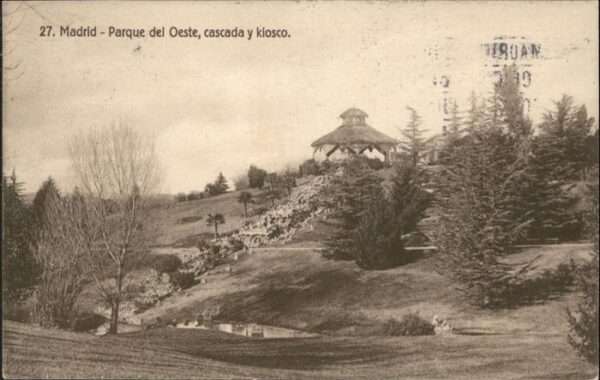 Madrid Spain Parque oeste cascada klosco