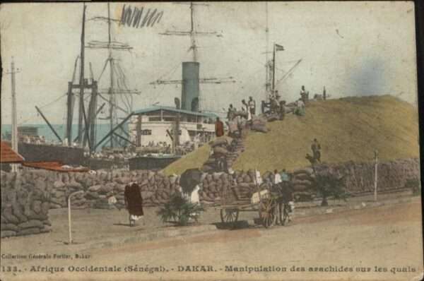 Dakar Manipulation arachides sur les quais