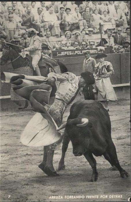 Barcelona Cataluna Arruza Toreando Frente Por Detras