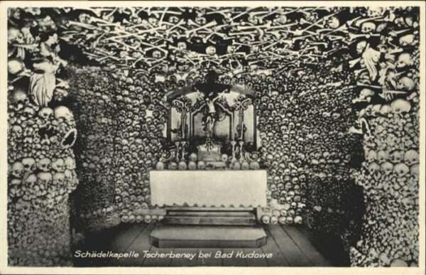 Bad Kudowa Niederschlesien Schädelkapelle Tscherbebey