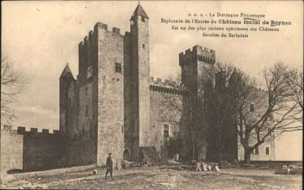 Beynac-et-Cazenac La Dordogne Pittoresque Chateau feodal