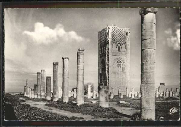 Rabat Marokko La Tour Hassan au milieu des Ruines