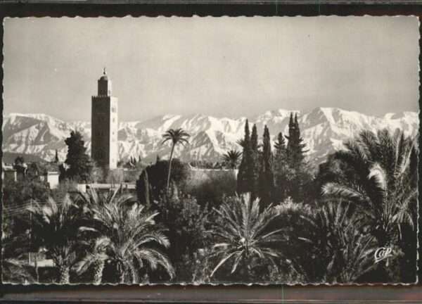 Marrakech La Koutoubia et L_Atlas