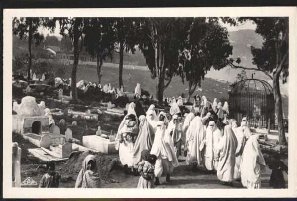 Alger Algerien Le Vendredi au Gimetiere d&# et Kettar