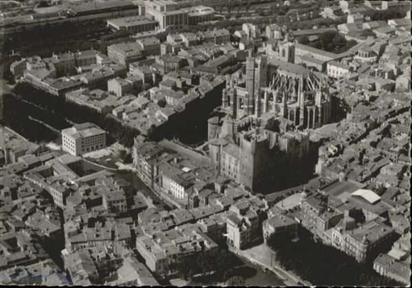 Narbonne Vue generale oerienne
Cathedrale