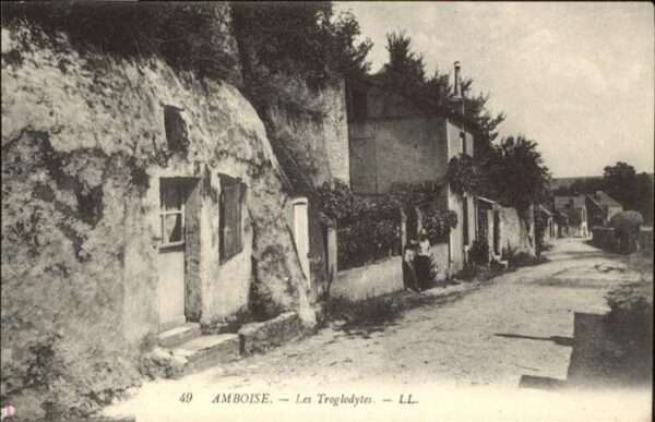 Amboise Troglodytes