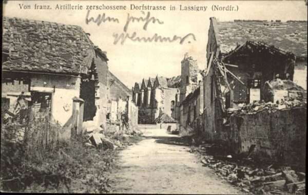 Lassigny Zerschossene Dorfstraße