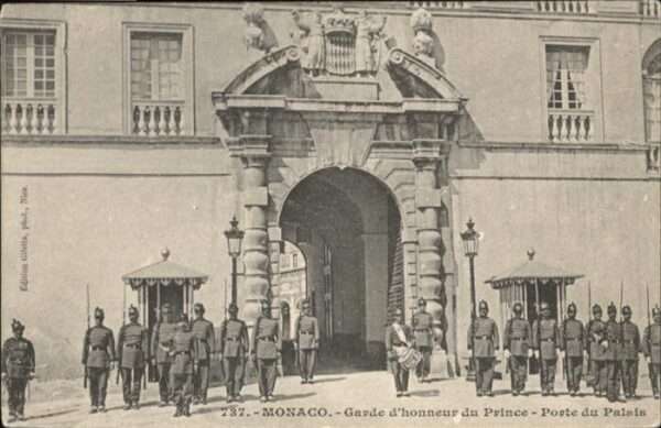 Monaco Garde d`honneur du Prince
Porte du Pal