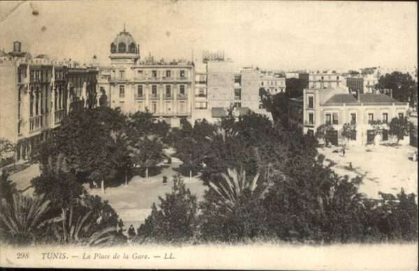 Tunis Place de la Gare