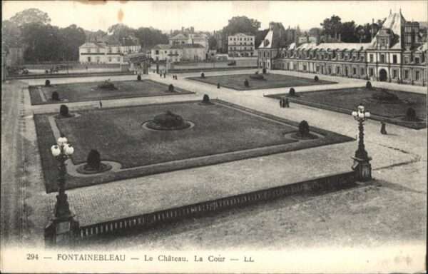 Fontainebleau Chateau La Cour