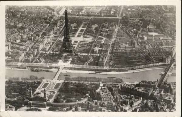 Paris Fliegeraufnahme Brücke