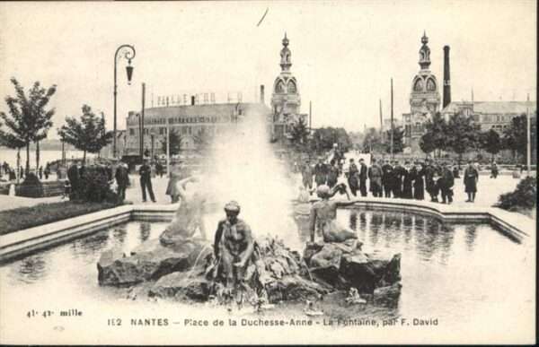 Nantes Loire Atlantique place Duchesse Anne Fontaine