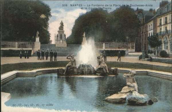 Nantes Loire Atlantique Fontaine Place Duchesse Anne Cours St P