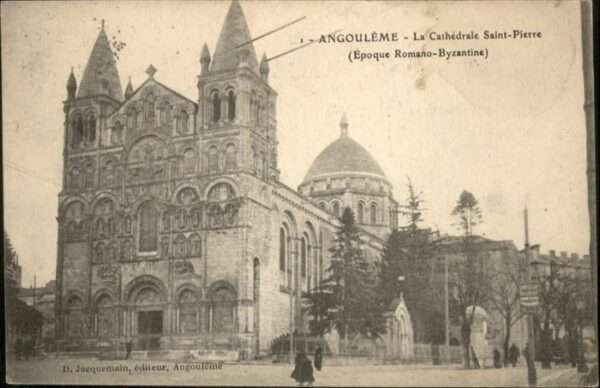 Angouleme La Cathedrale Saint Pierre
