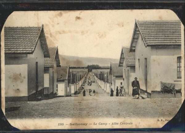 Sathonay-Village Le Camp Allee Centrale