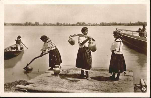 Trachten Ungarn Wasserträger