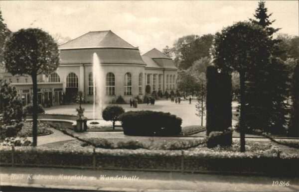 Bad Kudowa Niederschlesien Kurplatz
Wandelhalle