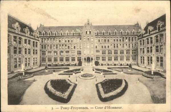 Froyennes Cour d`Honneur