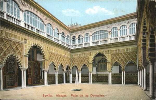 Sevilla Andalucia Alcazar Patio de las Doncellas