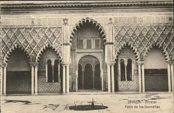 Sevilla Andalucia Alcazar Patio de las Doncellas