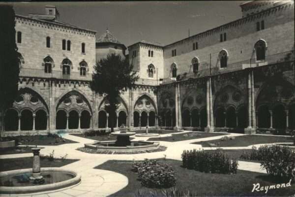 Tarragona Catedral Jardin