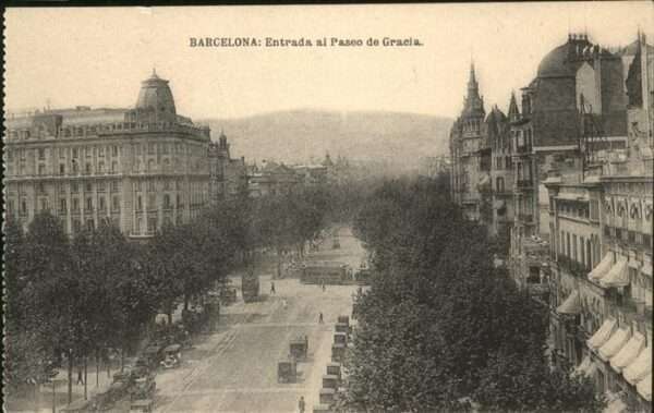 Barcelona Cataluna Entrada al Paseo de Gracia