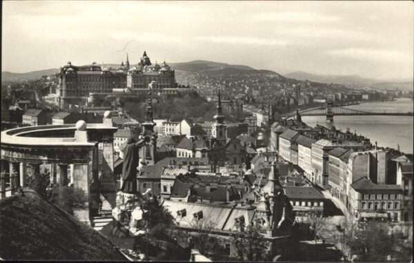Budapest Teilansicht Gellert-Denkmal Burg